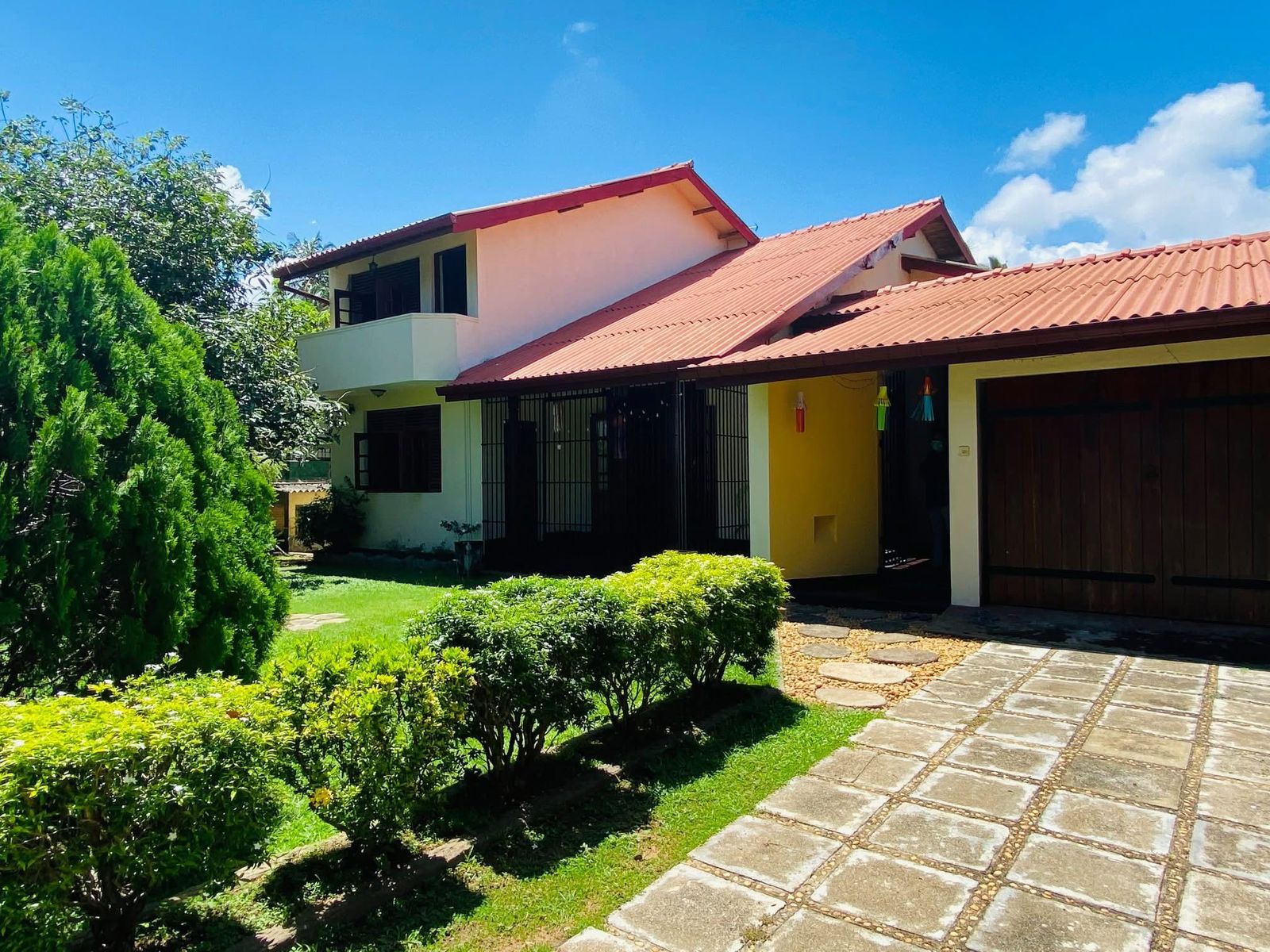 Architectural Designed Luxury House for Sale 